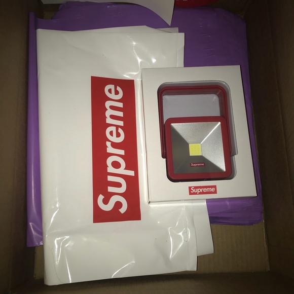 supreme magnetic kickstand light red